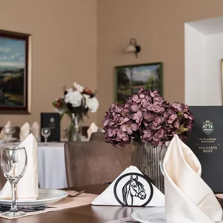 ホテル Miznah & バーチュカ・トポラ