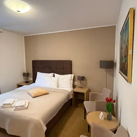 ホテル Miznah & バーチュカ・トポラ